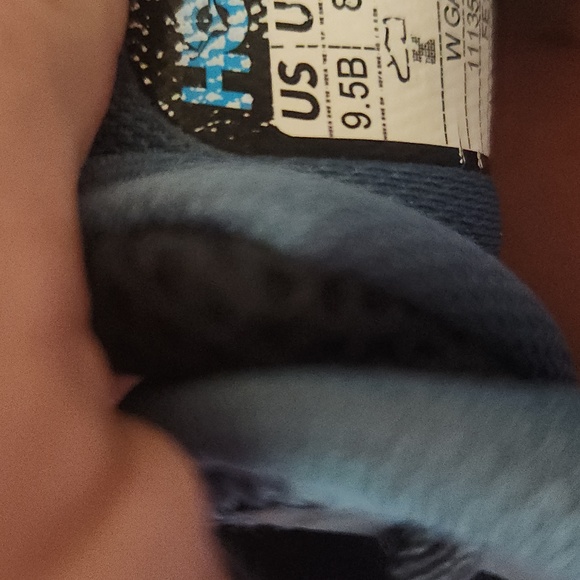 Hokas - Picture 7 of 7